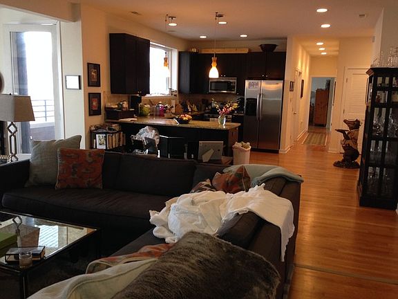 4th image of 1814 W North Ave Unit 401
