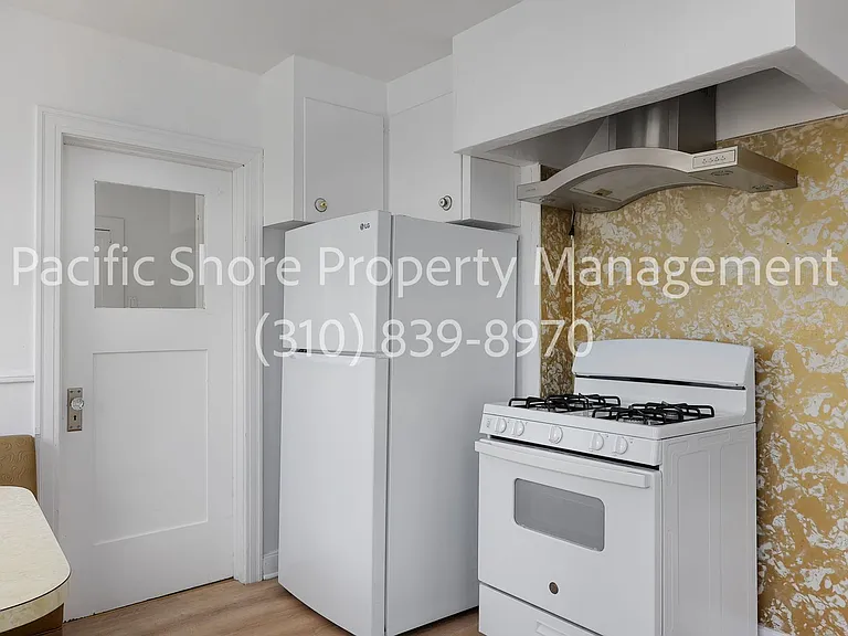 533 N. Windsor Blvd — Photo 9