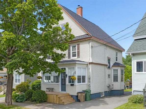 455 Demonts St, Saint John, NB E2M 1R5