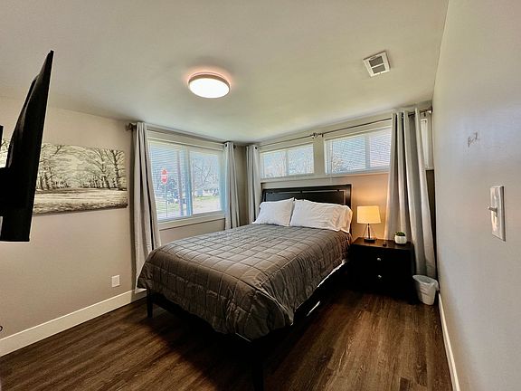 5th image of 105 Boyd Ln