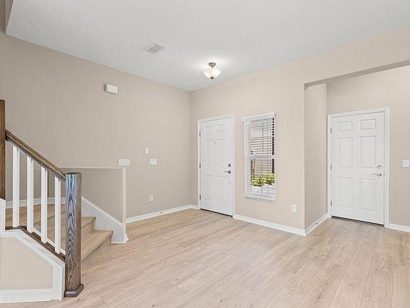 4th image of 29833 Southwell Ln