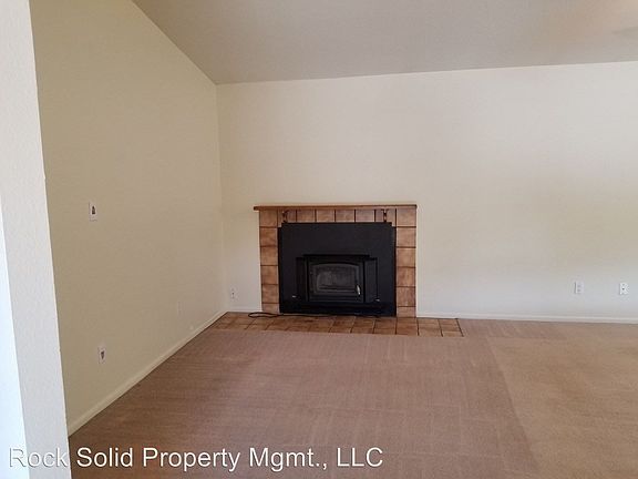 4th image of 1721 Figueroa Dr NE