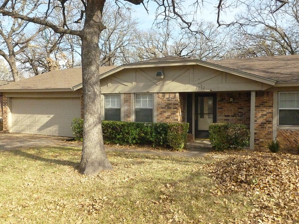 2932 Steve Dr.,Porter Elementary
