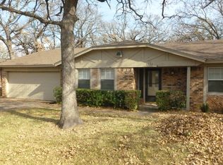 2932 Steve Dr, Hurst, TX 76054