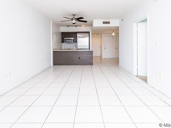 3rd image of 500 Brickell Ave #D3