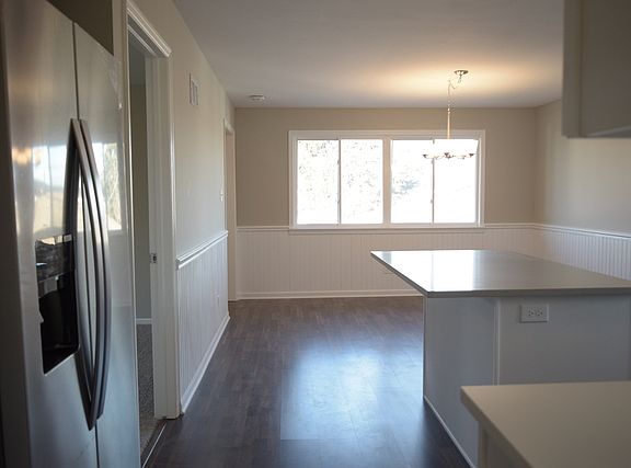 4th image of 298 Hoxie Ave