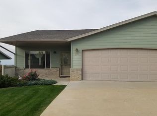 375 Redrock Cir, Belle Fourche, SD 57717