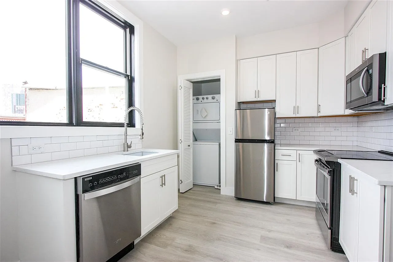 1 bed, 1.0 bath, 623 sqft, $3,600 — Photo 4