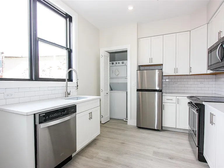 141 Newark Ave #5 — Photo 4
