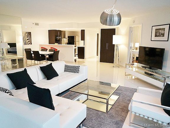4th image of 1717 N Bayshore Dr APT 2657