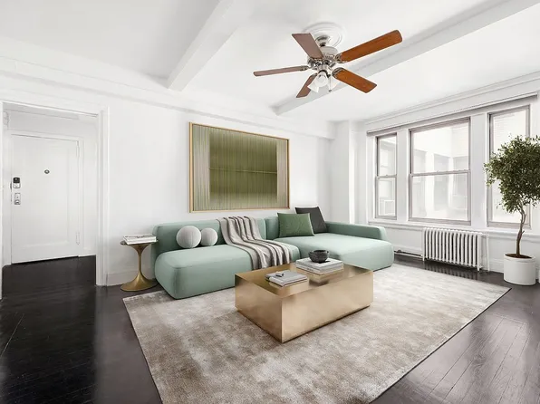 325 W 45th St #312, New York, NY 10036