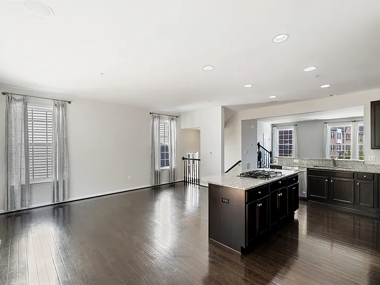4901 Forest Pines Dr — Photo 6