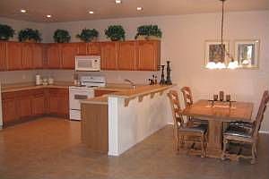 4th image of 730 N Tangerine Dr