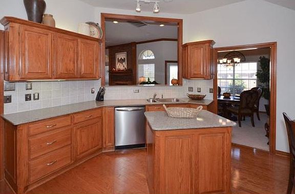5th image of 2901 Daybreak Dr