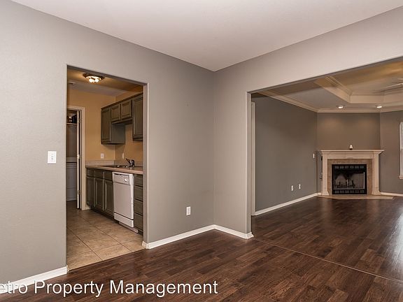 5th image of 6109 SW Meadow Well Ave