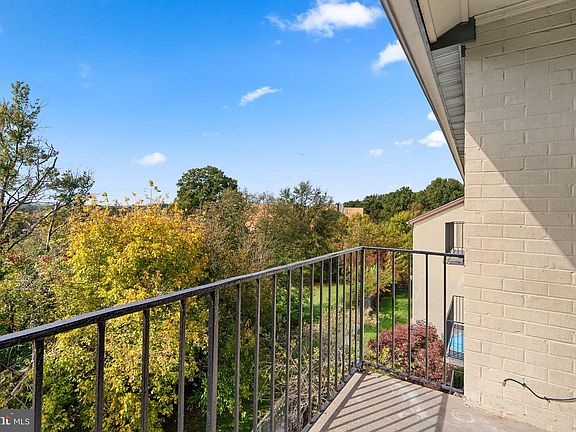 5th image of 4511 Romlon St APT 302