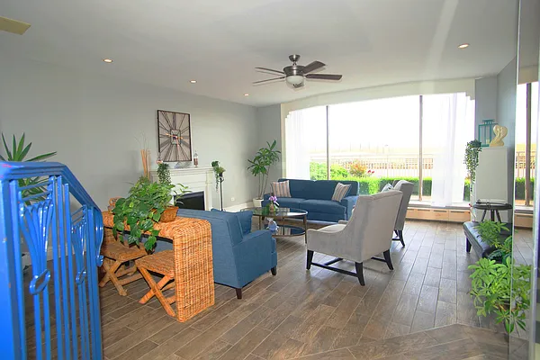 Rented by Norman Raindel, LREB | media 41