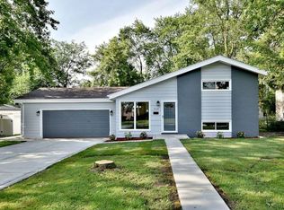 715 W Roy Dr, Villa Park, IL 60181