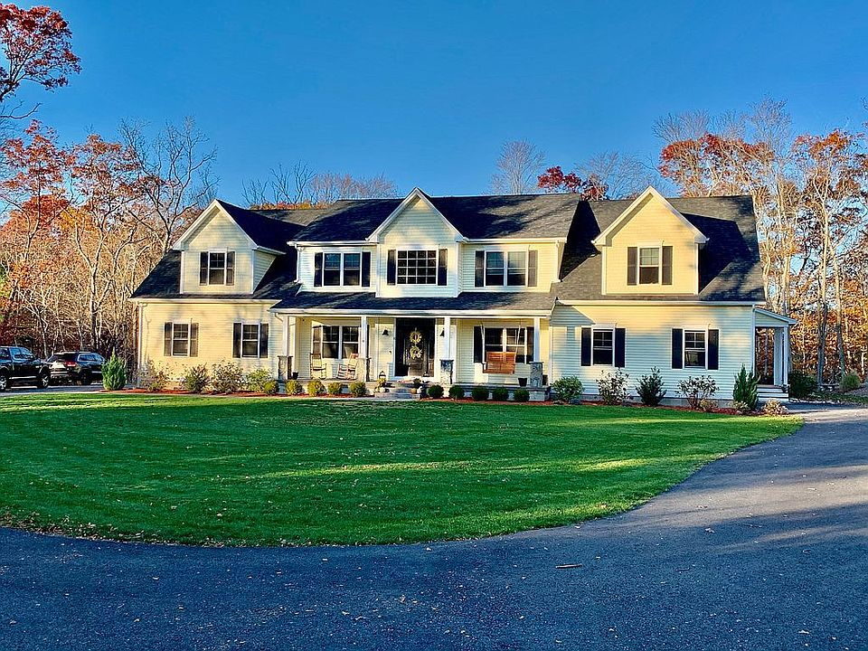 1st image of 18 Bristol Pond Dr