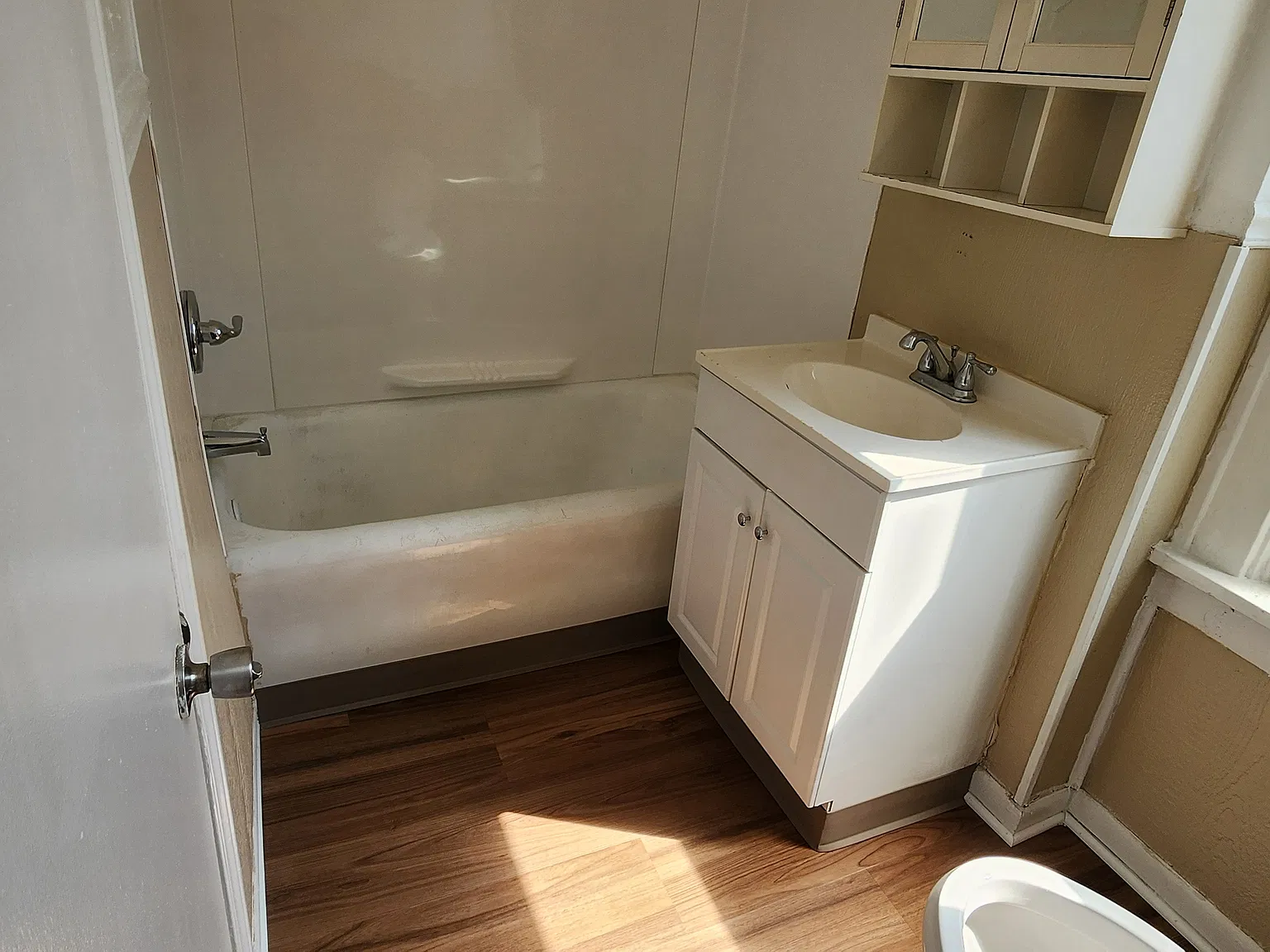 2 bed, 1047 sqft, $1,295 — Photo 4
