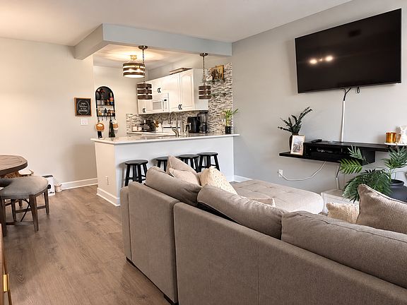 4th image of 10049 Winding Lake Rd APT 101