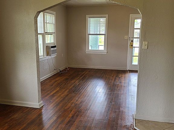3rd image of 1115 N South St