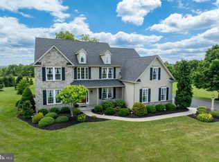 1006 Eagles View Ln, East Greenville, PA 18041