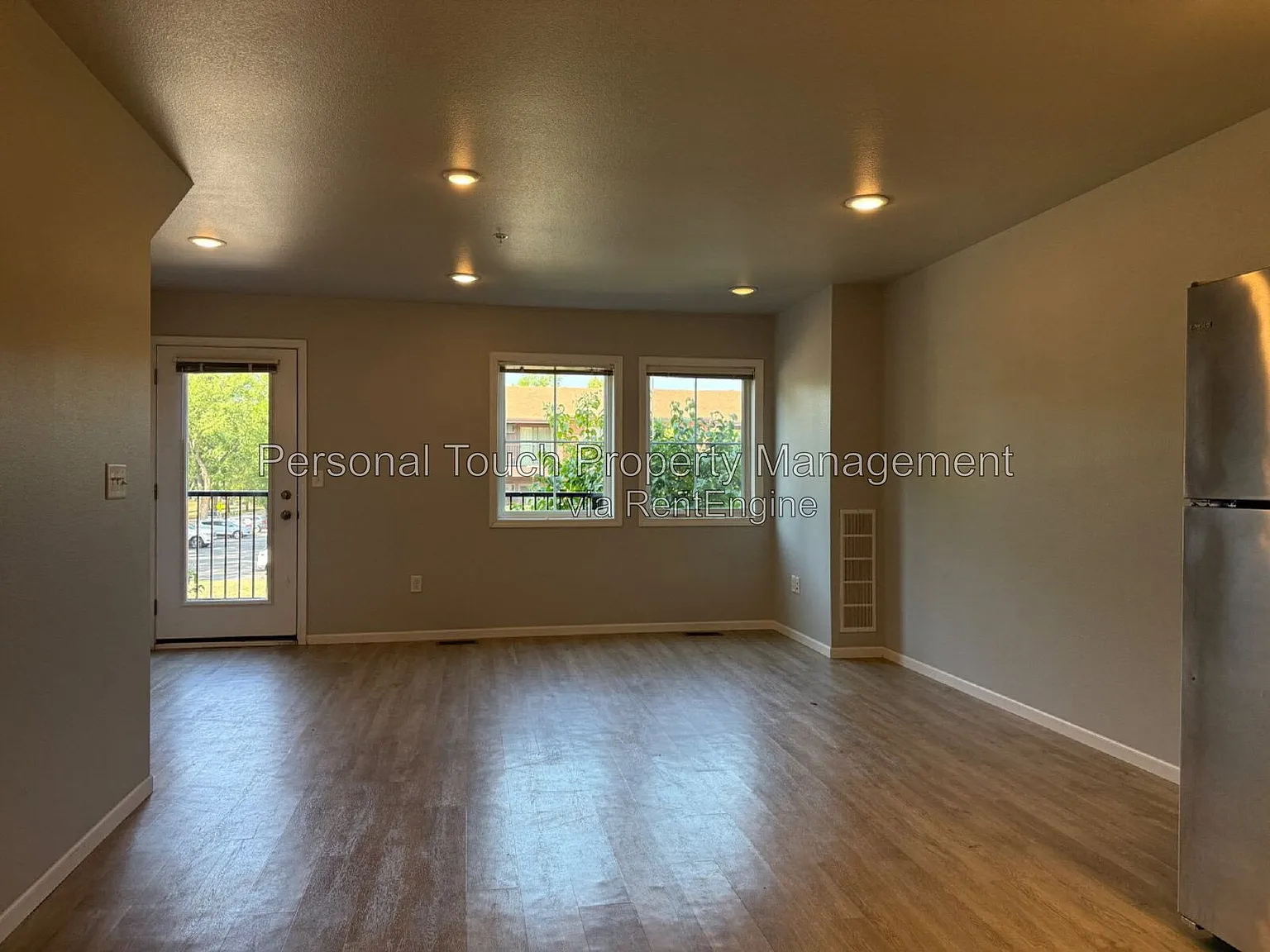 3 bed, 2.0 bath, $1,595 — Photo 3