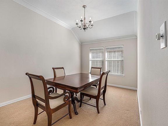 4th image of 319 Riverway Bluff Lane