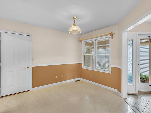 3rd image of 519 Pheasant Run