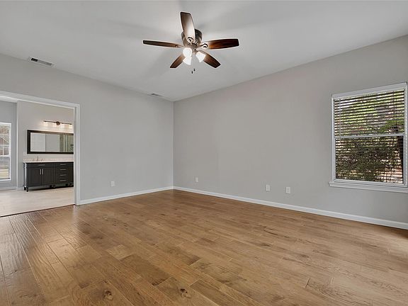 5th image of 35 Cornerbrook Pl