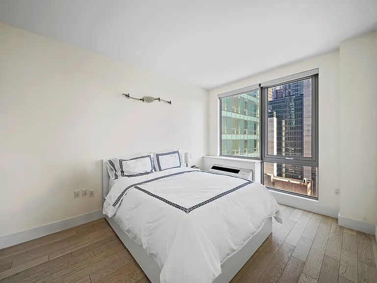 4415 Purves St #14C — Photo 4