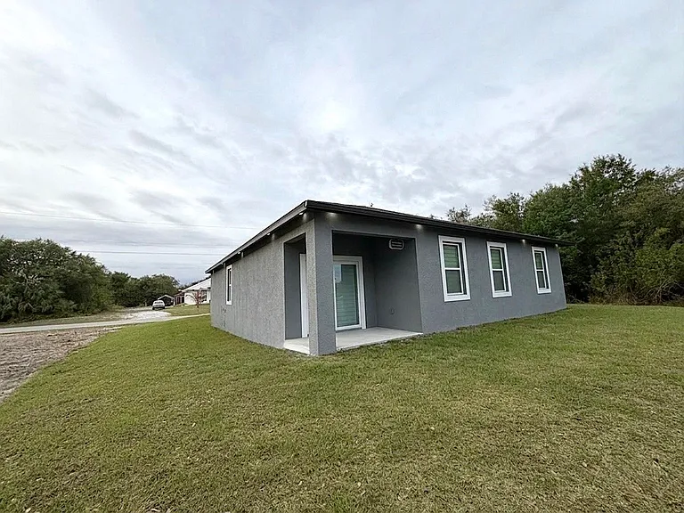 2009 Jeronimo Rd — Photo 2