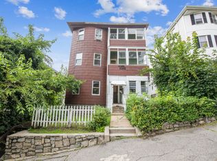 9 Diamond St APT 2, Worcester, MA 01610