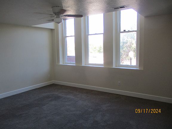 4th image of 1020 Park Ave #202