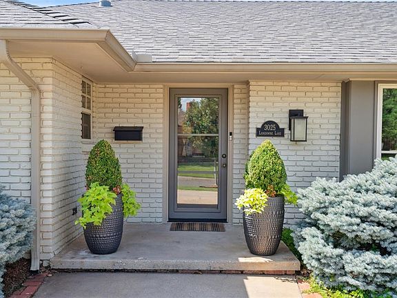 3rd image of 3025 Lansdowne Ln