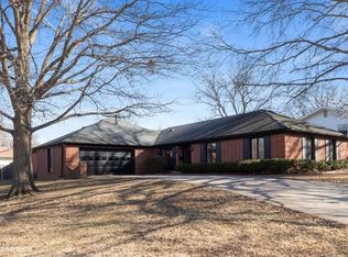 212 S Mount Vernon Dr, Iowa City, IA 52245