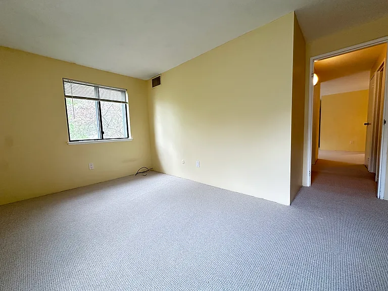 10 Village Hill Ln #7 — Photo 12