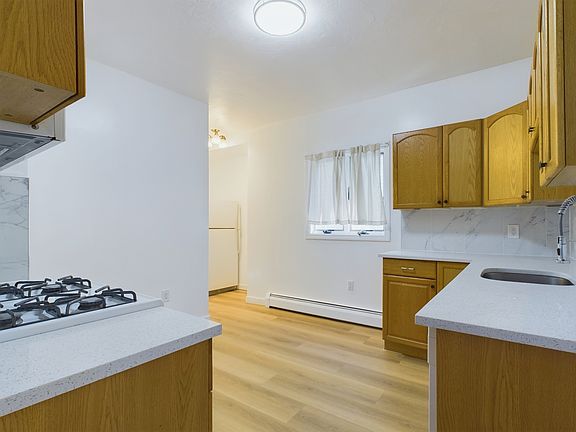 5th image of 428 Main St Floor 2