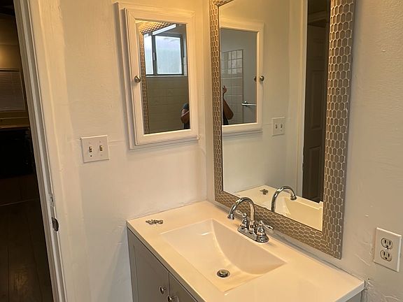 2nd image of 4133 33rd St APT 8