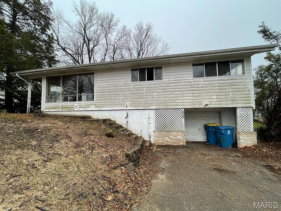 1st image of 804 Oran St