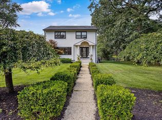 8 Heath St, Eatontown, NJ 07724