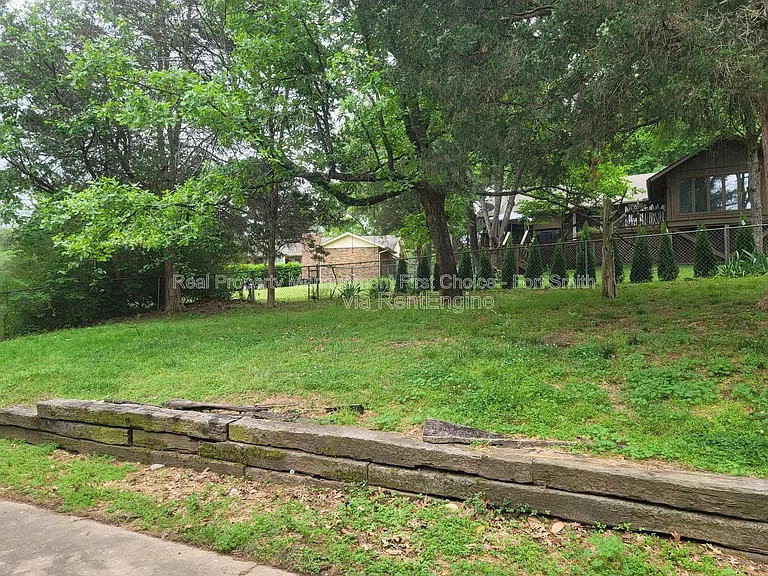 306 Elfen Glen St — Photo 19