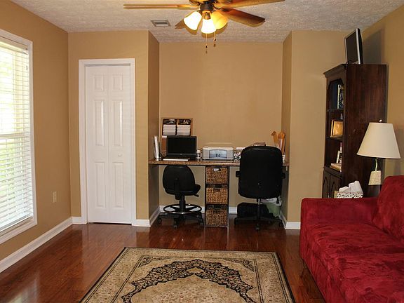 3rd image of 202 Barecky Dr