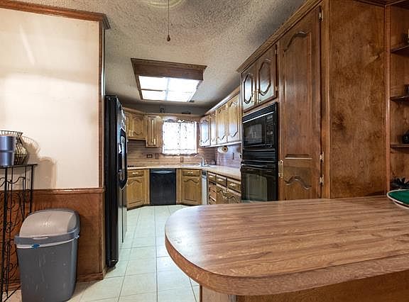 3rd image of 3022 Dartmouth Dr