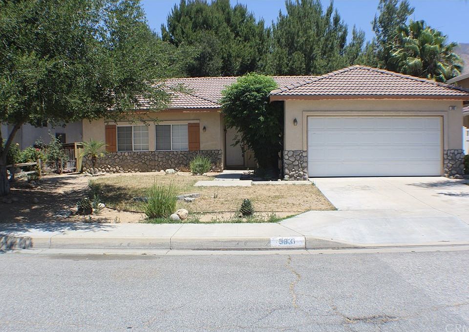 1st image of 383 Cambridge Dr