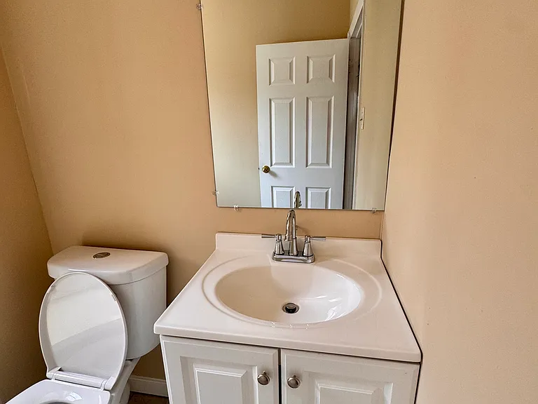 220 Osborn St #2 — Photo 6