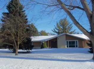 1140 Murray Ln W, Hubertus, WI 53033