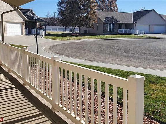 4th image of 708 Sagebrush Dr