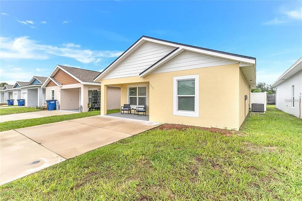 3 bed, 2.0 bath, 1226 sqft, $1,625 — Photo 2